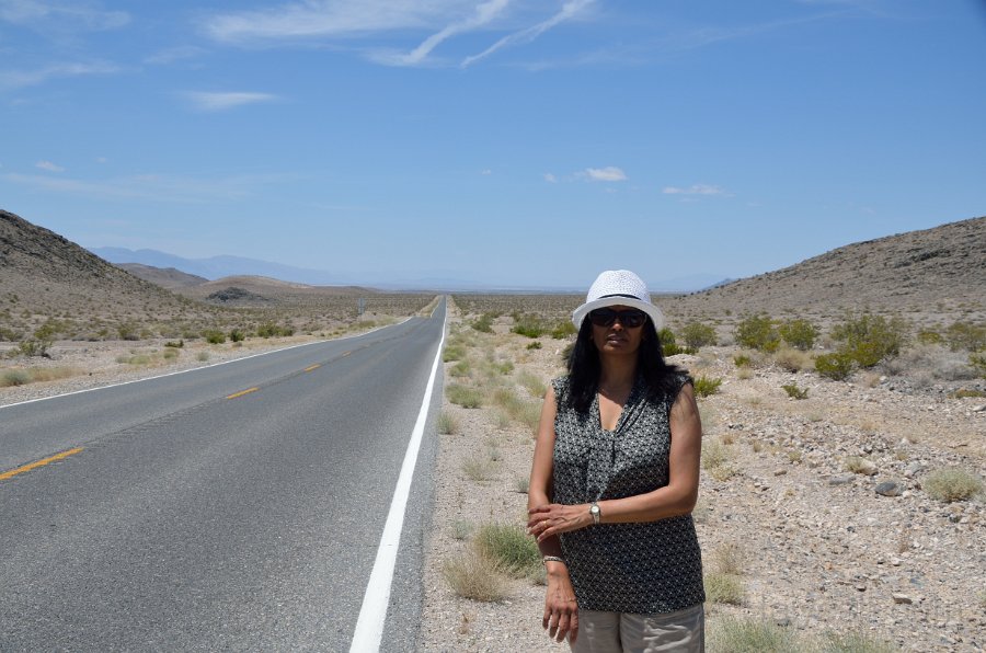 HJS_3697.JPG - The straight straight roads of Death Valley