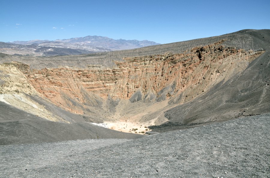 HJS_4111.JPG -  Uhebehe Crater - 600 feet deep and 1/2 mile wide