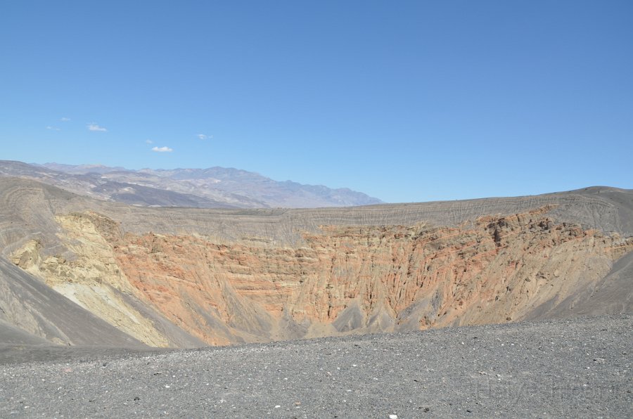 HJS_4126.JPG -  Uhebehe Crater