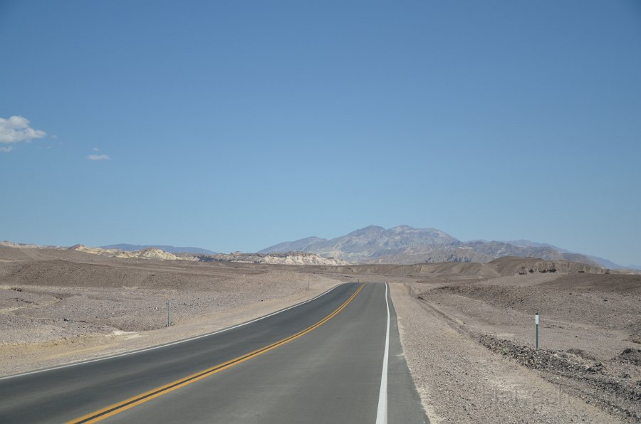 HJS_4147.JPG - Road from Uhebehe to Furnace Creek